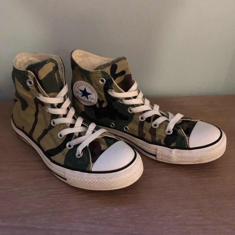 Converse Hi-Top Sneakers in Army Green Camouflage